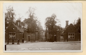 Holland Park gates